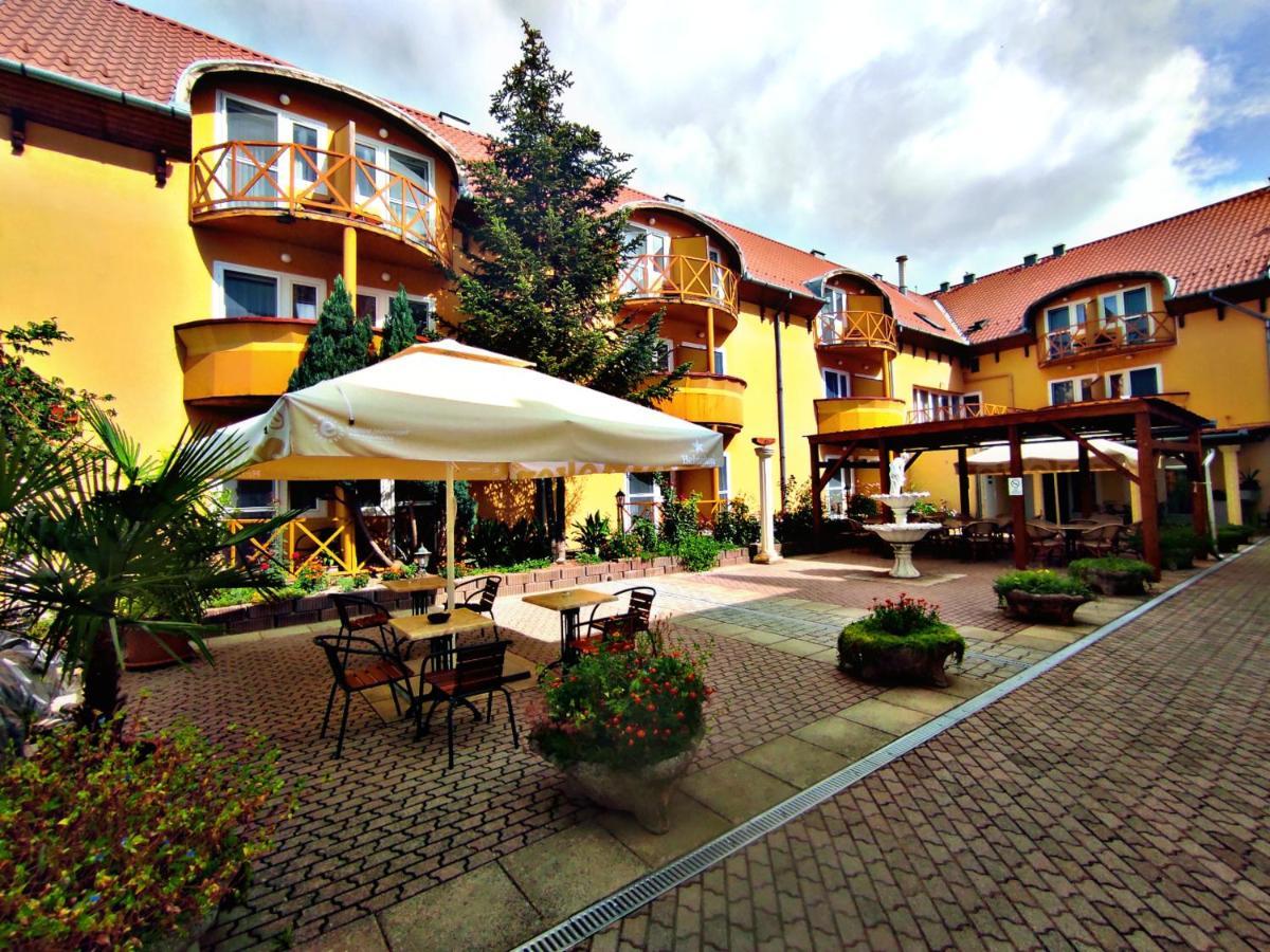 Atrium Hotel Harkány Zewnętrze zdjęcie