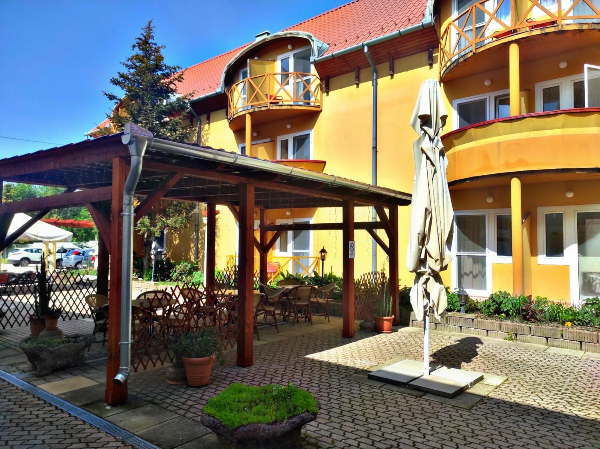 Atrium Hotel Harkány Zewnętrze zdjęcie