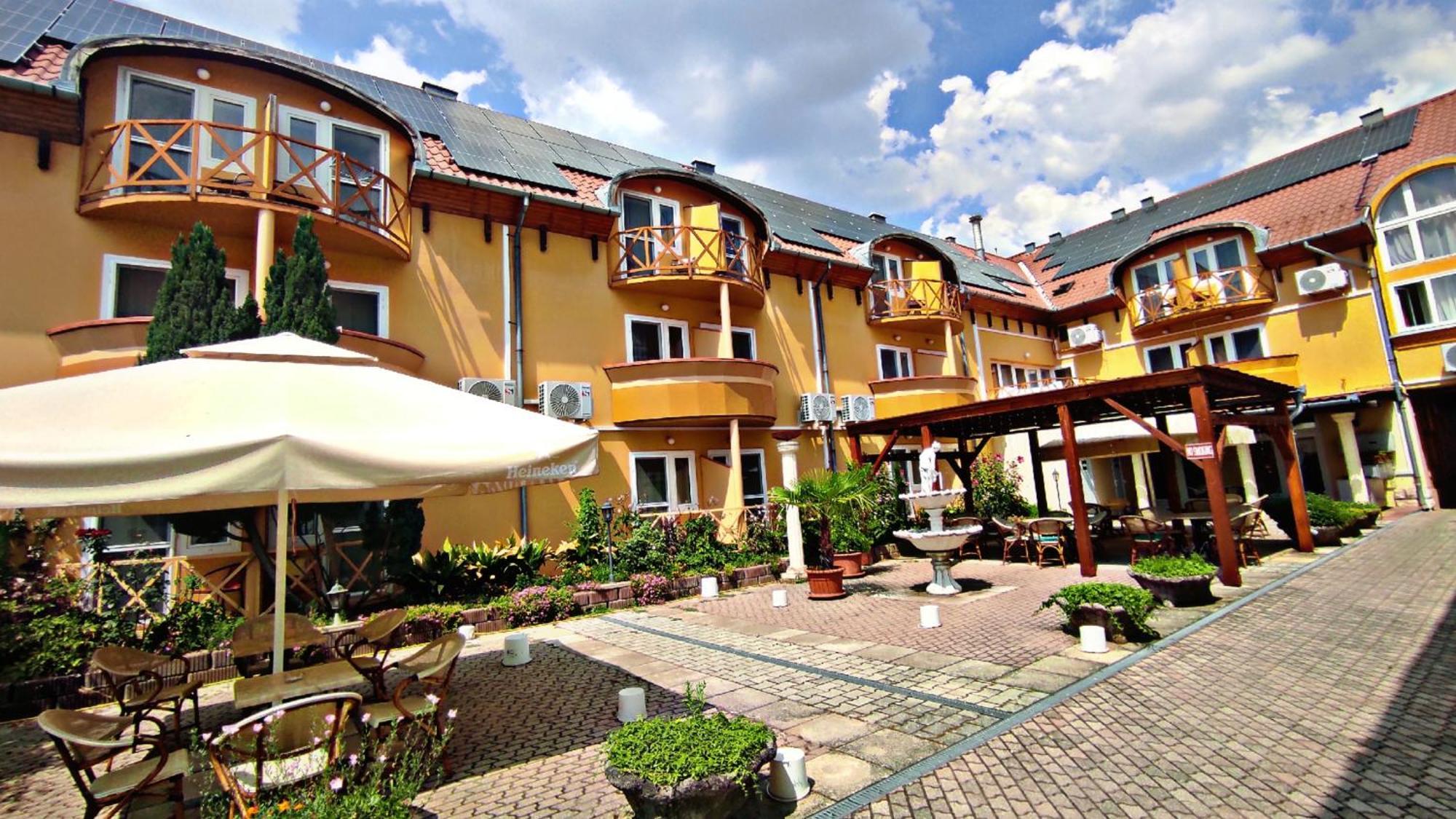 Atrium Hotel Harkány Zewnętrze zdjęcie